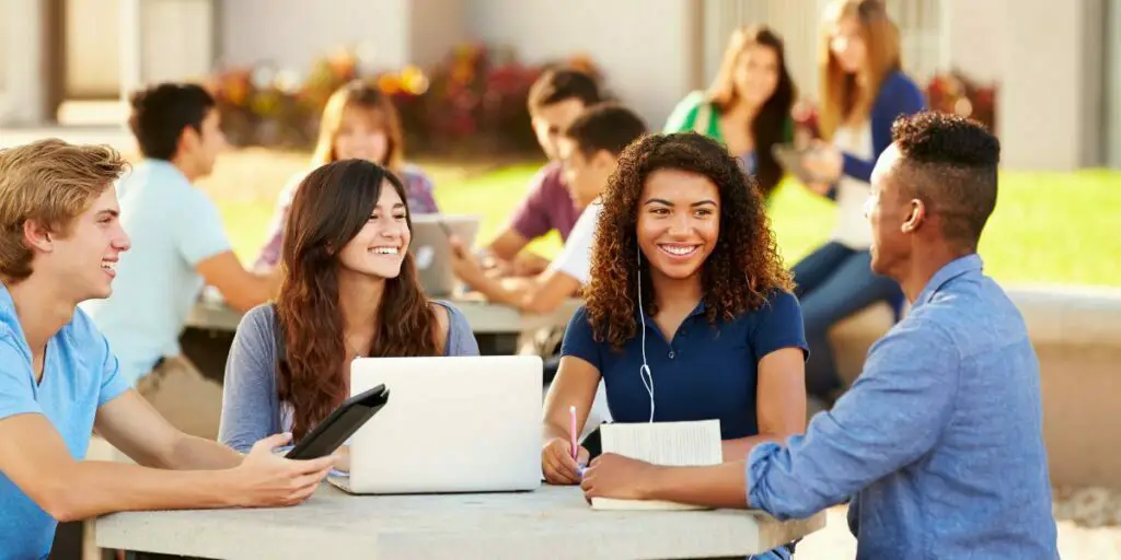 14 Best Examples Of Leadership Roles In High School 