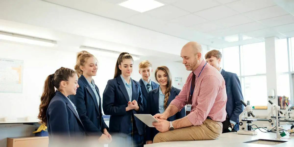 14-best-examples-of-leadership-roles-in-high-school