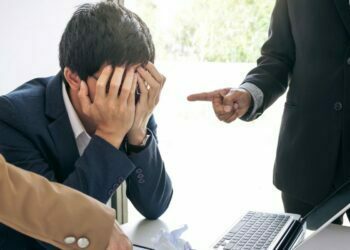 how to handle employee conflict in the workplace