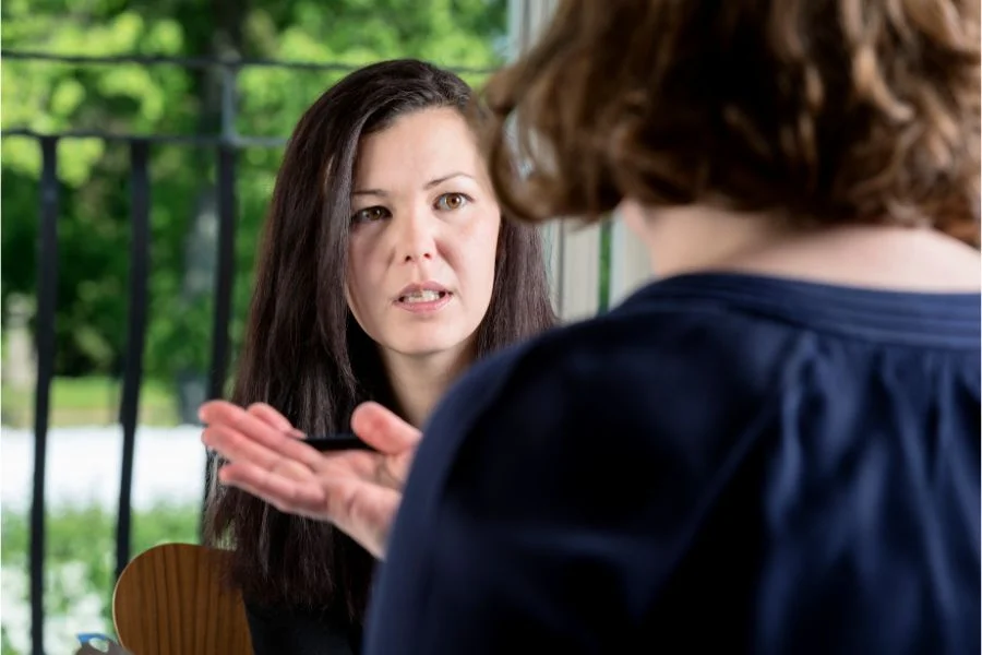 How To Have a Difficult Conversation With an Employee (11 Ways) 26 how to have a difficult conversation with an employee