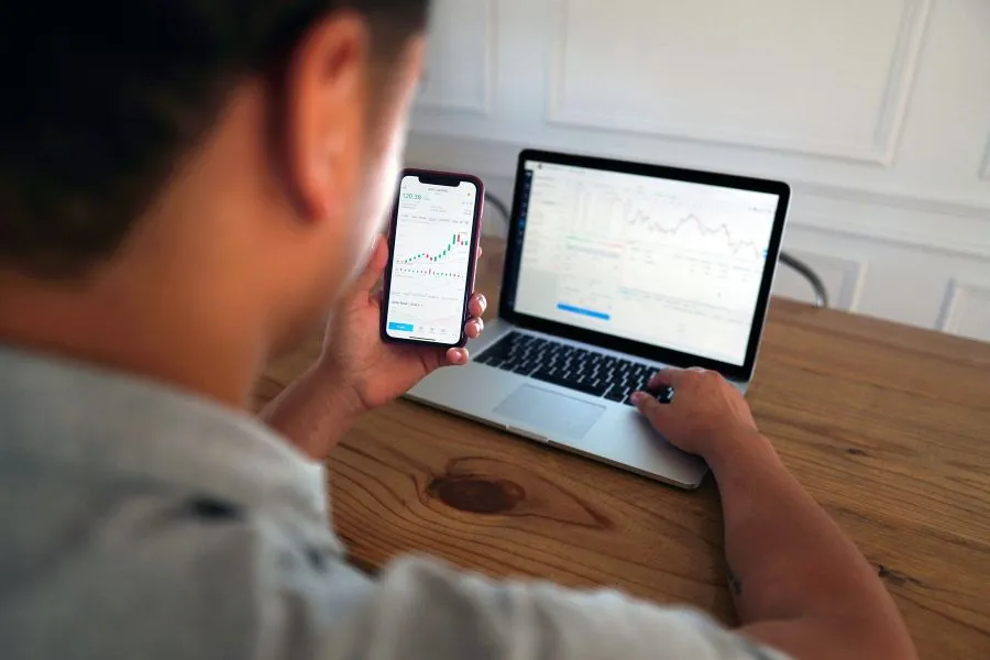 Active vs. Passive Investing: Which Is Best? 1 Active vs. Passive Investing Which Is Best