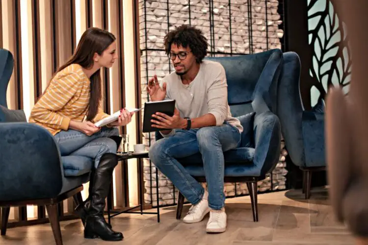 SHOULD YOU ASK FOR A RAISE DURING PERFORMANCE REVIEW visual data 4