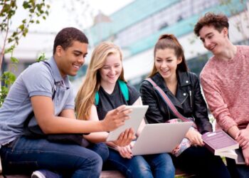 Tips to Reach College Students With Marketing