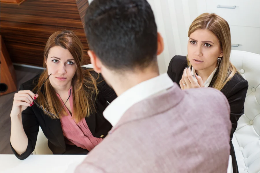 How to Handle Defensive Behavior in the Workplace