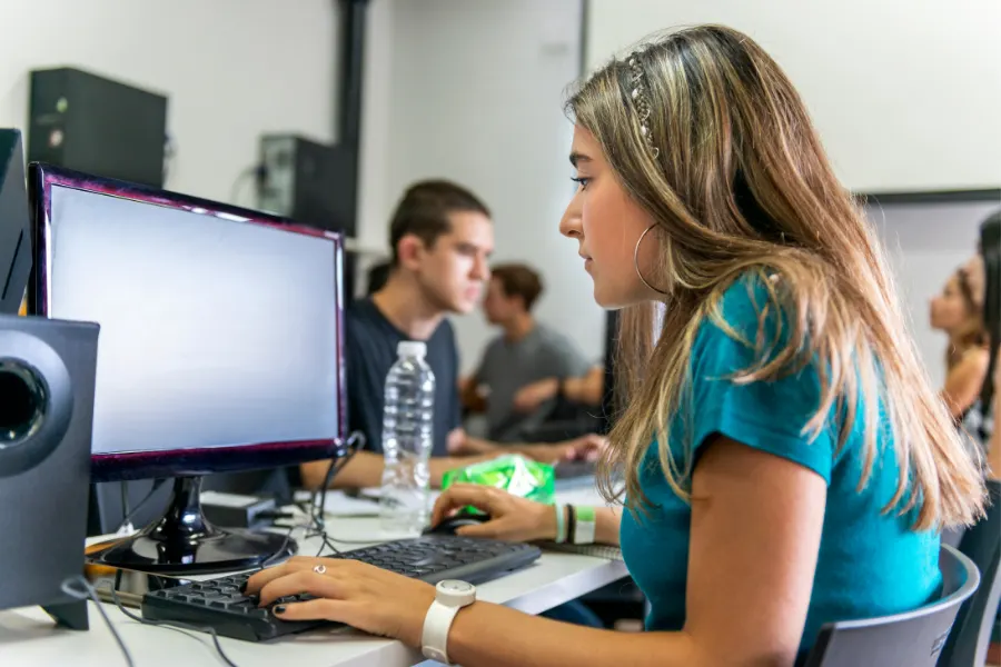 Self Introduction for Computer Science Students: Tips & Examples