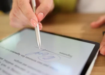 How to Write Your Signature in The Digital World